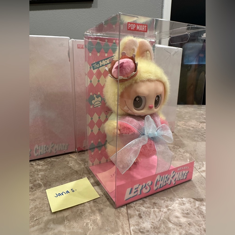 AUTHENTIC - Pop Mart Labubu The Monsters - Let’s Checkmate - Queen